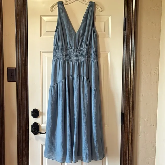 NWT Vince Medium Dusty Blue Gauze Tiered V-Neck Sleeveless Dress (ABBA) - Picture 2 of 16